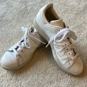 Men’s Adidas sneakers white sz 5.5 freshly hand washed GUC (can be womens shoes)